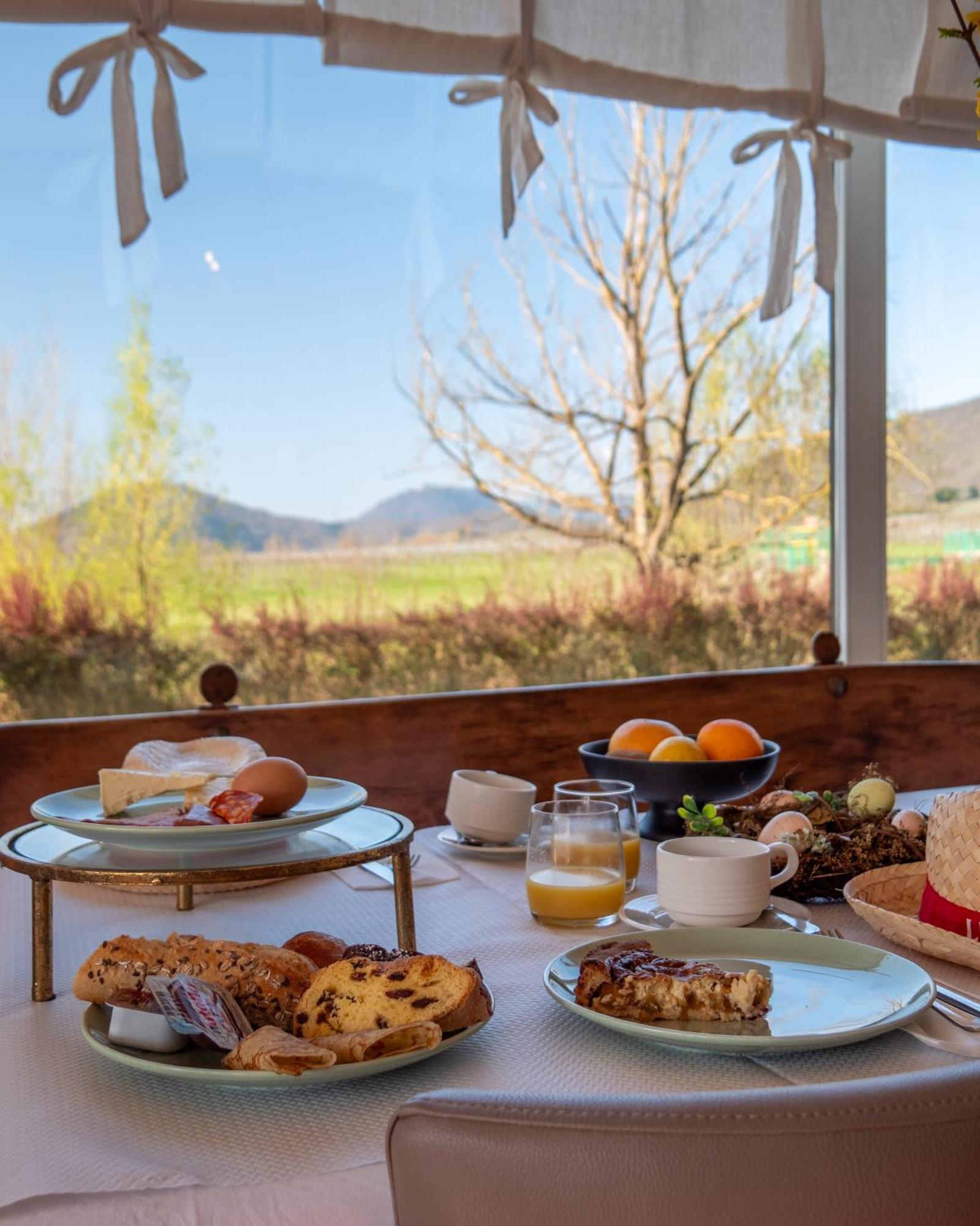 Hotel Restaurant Verger Des Chateaux, Route Des Vins Haut-Koenigsbourg Dieffenthal Bagian luar foto